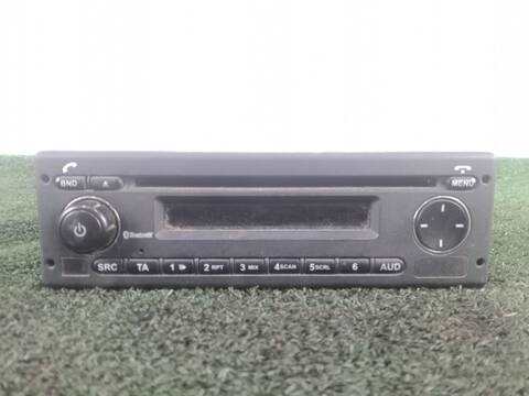 Foto 1ª: Sistema Audio Radio CD Iveco Daily 33S16 35S16 35C16 40C16 50C16 156CV 115KW FURGONETA [F1AGL411A,F1AGL411B,F1AGL411G,F1AGL411N,F1AGL411U] (2019)