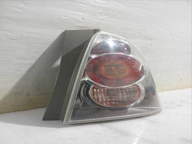 Foto 3ª: Piloto Trasero Derecho Toyota Corolla 2.2 D-4D AUR10_) 177CV [2AD-FHV] (2004)