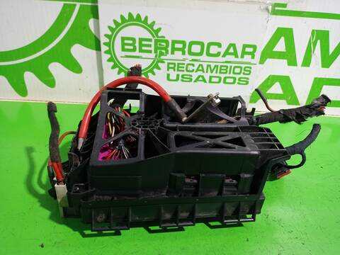 Foto 3ª: Caja Reles Fusibles Opel Astra ESSENTIA BERLINA 90CV 66KW [Z14XEP] (2006)