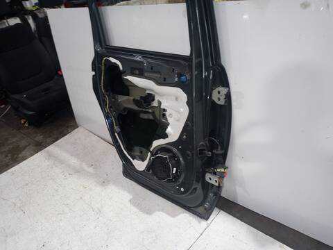 Foto 3ª: Puerta Trasera Izquierda Peugeot 3008 STYLE 114CV 84KW [9HD] (2014)