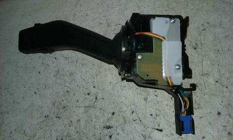 Foto 3ª: Mando Multifuncion Volkswagen Golf 1.9 TDI BERLINA 105CV 77KW [BLS] (2008)