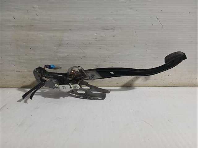 Pedal Freno Toyota Corolla 1.8 HYBRID ZWE211) 122CV