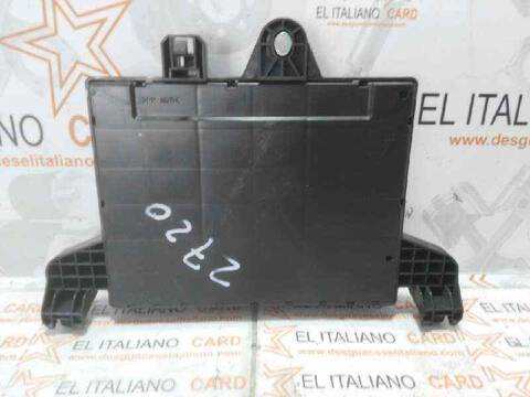 Foto 3ª: Caja Reles Fusibles Opel Astra 2.0 16V CDTI 165CV 121KW [A20DTH] (2011)