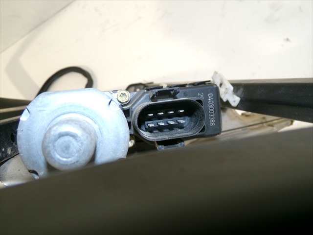 Foto 4ª: Elevalunas Eléctrico Trasero Derecho Audi A6 2.5 TDI 1997-2004 [AKE] (2003)