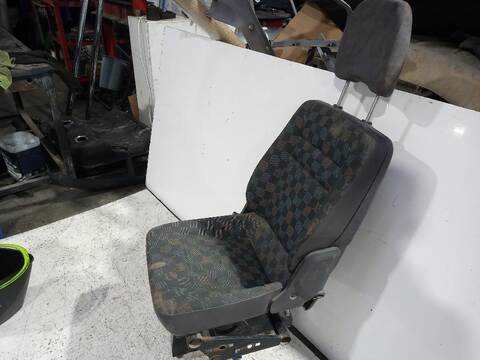 Foto 3ª: Asientos Traseros Mercedes Vito 112 CDI 638.094) 122CV [OM 611] (1996)