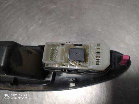 Foto 3ª: Botonera Elevalunas Toyota Land Cruiser 3.0 D-4D GX 163CV 120KW [1KDFTV] (2004)