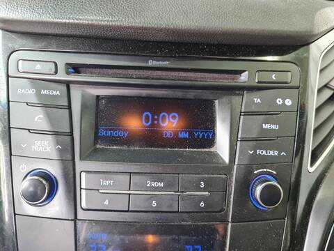 Foto 1ª: Sistema Audio Radio CD Hyundai i40 136CV [D4FD] (2016)