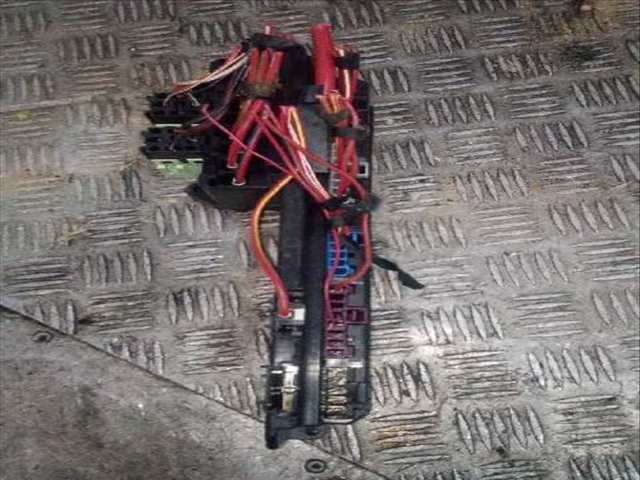 Foto 4ª: Caja Reles Fusibles Bmw Serie 5 518 530I BERLINA 231CV 170KW [306S3] (2003)