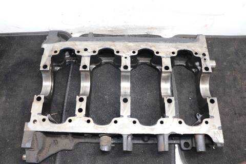 Foto 1ª: Cubrecarter Mitsubishi Montero 3.2 DI-D AVANCE 5-PTAS.) 165CV 121KW (2000)