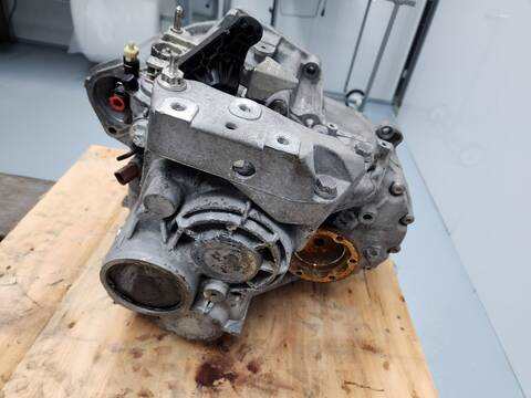 Foto 4ª: Caja Cambios Volkswagen Passat HIGHLINE 4MOTION BERLINA 140CV 103KW [CBA] (2010)
