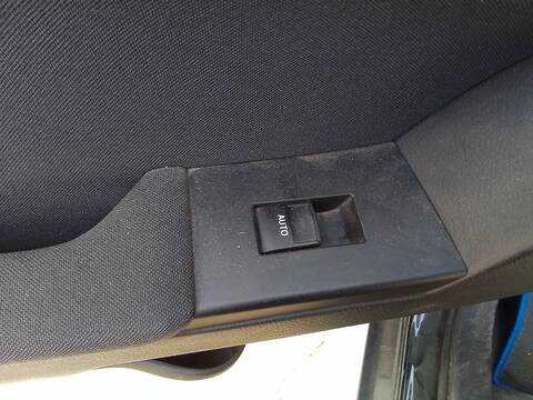 Foto 3ª: Botonera Elevalunas Toyota Auris 1.8 16V HIBRIDO) 99CV 73KW [2ZR] (2016)
