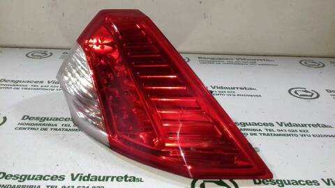 Foto 2ª: Piloto Trasero Derecho Renault Laguna PRIVILEGE III 131CV 96KW [M9R742] (2008)