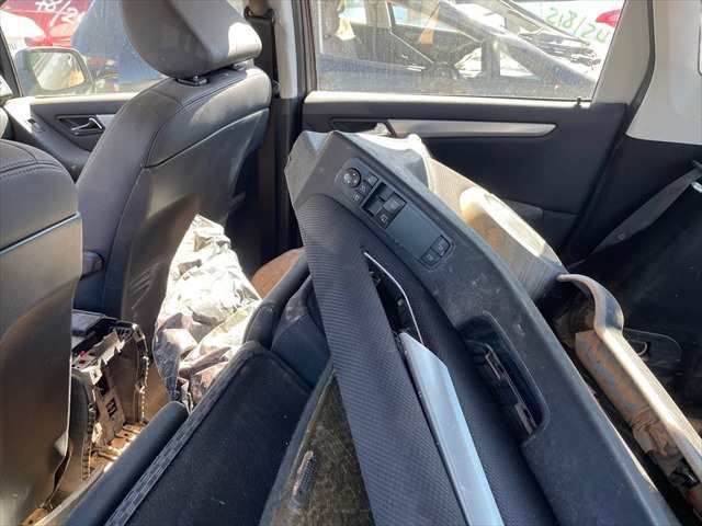 Foto 1ª: Botonera Elevalunas Mercedes Clase A 160 2.0 CDI 82cv [640942] (2011)