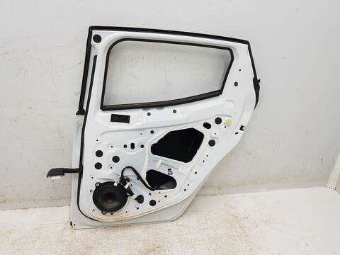 Foto 3ª: Puerta Trasera Derecha Renault Clio EVOLUTION 130CV 97KW (2019)