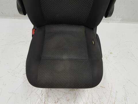 Foto 2ª: Asiento Delantero Izquierdo Volkswagen Caravelle T6 COMFORTLINE (2015)