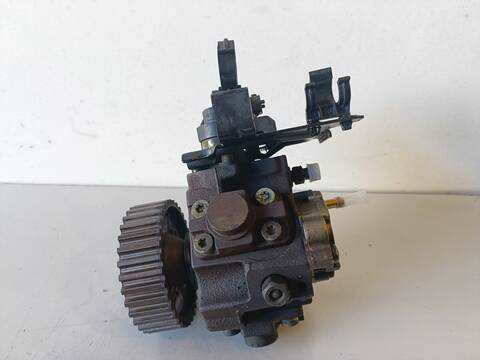 Foto 2ª: Bomba Inyeccion Ford Focus BERLINA 1.6 TDCI CAT 109CV (2005)