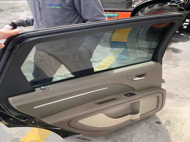 Foto 2ª: Puerta Trasera Izquierda Dodge Journey 2.0 CRDI140CV [BWD] (2008)