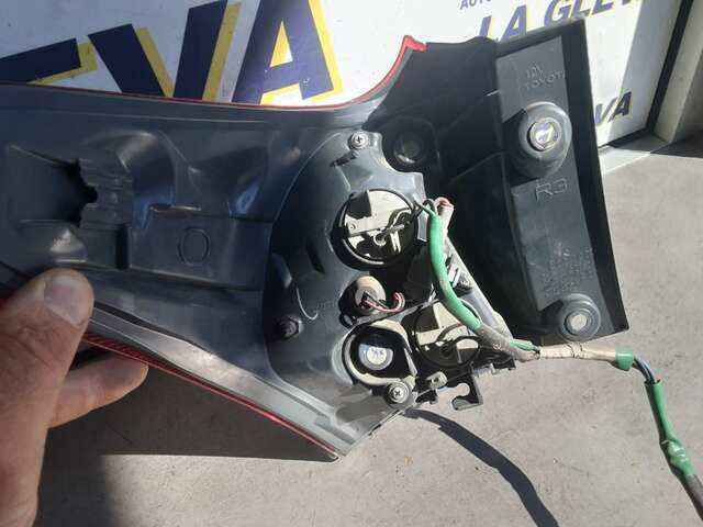 Foto 3ª: Piloto Trasero Derecho Toyota Auris 1.8 16V HIBRID 99CV 0CV [2ZR] (2016)