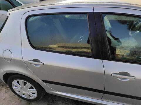 Puerta Trasera Derecha Peugeot 307 9HY BERLINA