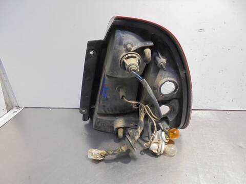 Foto 3ª: Piloto Trasero Izquierdo Daewoo Nubira 1.6 CAT BERLINA 106CV 78KW [A16DMS] (1999)