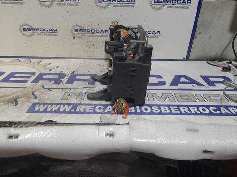 Foto 3ª: Caja Reles Fusibles Jaguar XE 2.0 DIESEL CAT 180CV 132KW (2014)