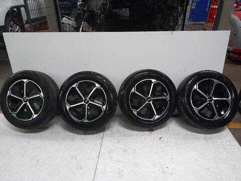 Juego LLantas Kia Niro HYBRID CONCEPT 141CV