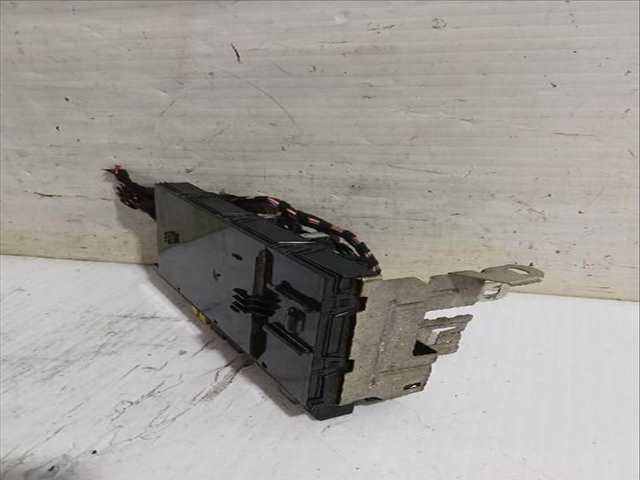 Foto 3ª: Caja Reles Fusibles Mercedes Clase C 160 CLK 240 209.361) 170CV [M 112.912] (2002)