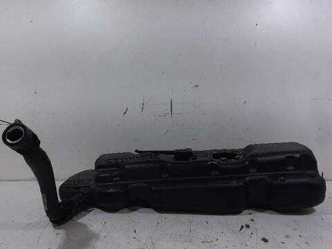 Foto 3ª: Deposito de Combustible Mercedes Vito 88CV 65KW (2014)