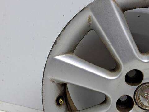 Foto 4ª: LLanta Chapa Toyota Avensis 2.0 D4-D EXECUTIVE BERLINA 5-PTAS.) 116CV 85KW [1CD FTV] (2004)