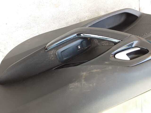 Foto 2ª: Puerta Delantera Derecha Peugeot 208 1.2 12V82CV 0CV [HMZ] (2015)