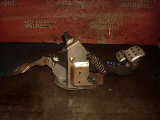 Foto 3ª: Pedal Freno Peugeot 206 2.0 CC [2.0 LTR. - 100 KW 16V CAT (RFN - EW10J4)] [RFN (EW10J4)]