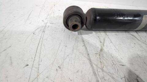 Foto 3ª: Amortiguador Trasero Izquierdo Toyota Auris 1.6 ZRE151_) 124CV [1ZR-FE] (2006)