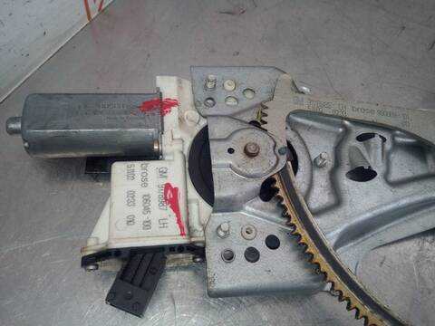 Foto 3ª: Elevalunas Eléctrico Delantero Izquierdo Opel Vectra COMFORT BERLINA 101CV 74KW [Y20DTH] (2002)