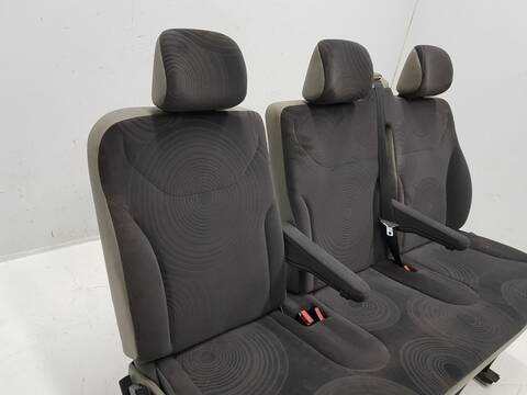 Foto 3ª: Asiento Trasero Central Renault Trafic 6 - PLAZAS ACRISTALADO PARCIAL 29T COMBI CORTO (2006)