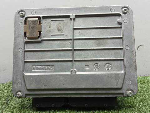 Foto 2ª: Centralita Motor ECU Volkswagen New Beetle 1.6 102CV 75KW [AYD,BFS] (2001)
