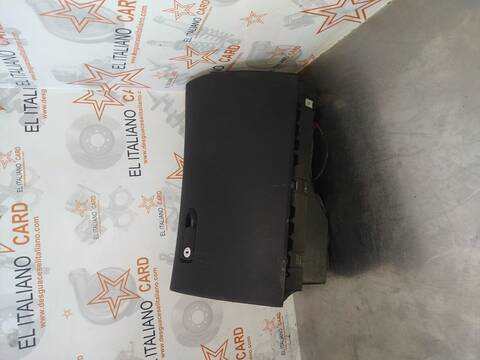 Foto 1ª: Guantera Mercedes Clase C 160 C 220 T CDI BLUETEC 205.204) 170CV 125KW FAMILIAR [651921] (2014)