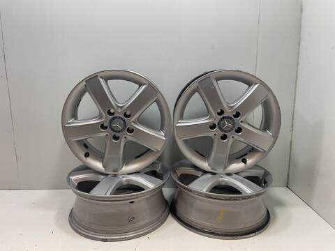 Juego LLantas Mercedes Clase B 150 640940