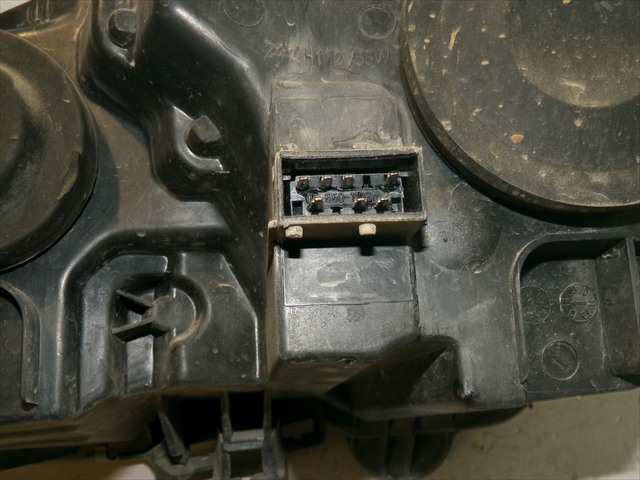 Foto 3ª: Faro Derecho Citroen C4 1.6 HDI 2004-2010 [9HX] (2005)