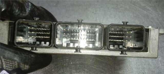 Foto 3ª: Centralita Motor ECU Renault Laguna 2.0 AUTHENTIQUE [2.0 LTR. - 99 KW] [F4RJ7]