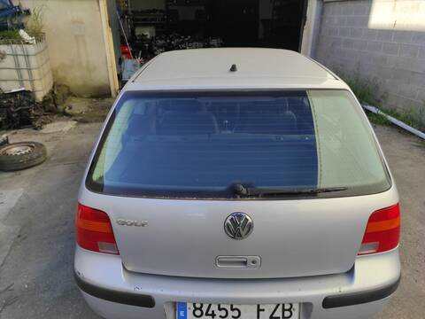 Foto 3ª: Portón Volkswagen Golf AKQ BERLINA (1998)