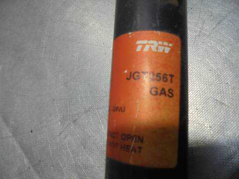 Foto 3ª: Amortiguador Trasero Derecho Toyota Yaris 68CV 50KW [1SZ FE] (2001)