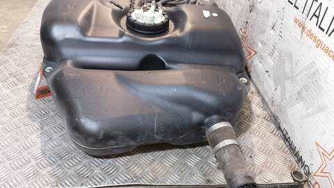 Foto 4ª: Deposito de Combustible Mercedes Vaneo 1.7 CDI VANEO 414.700) 91CV 67KW FURGONETA [668914] (2004)