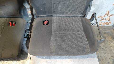 Foto 4ª: Asientos Tercera Fila Toyota Land Cruiser 3.0 D-4D GX 163CV 120KW [1KDFTV] (2004)