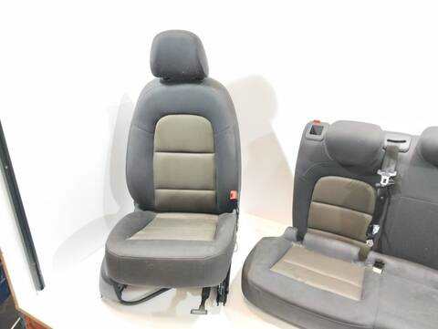 Foto 3ª: Asientos Traseros Audi Q3 DESIGN 2 16V TDI 150CV (2014)