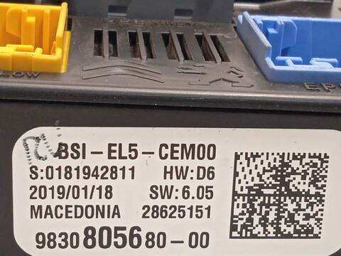 Foto 4ª: Caja Reles Fusibles Peugeot 3008 GT LINE 131CV 96KW [HN05] (2019)