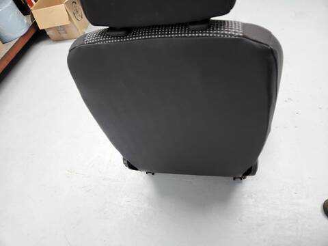 Foto 4ª: Asiento Delantero Izquierdo Mercedes Sprinter 310/313/316 CDI 906.135) 129CV 95KW [651955 EURO5] (2010)