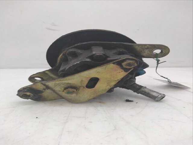 Foto 1ª: Bomba de Direccion Nissan Trade 3.0 TDIC (1996)
