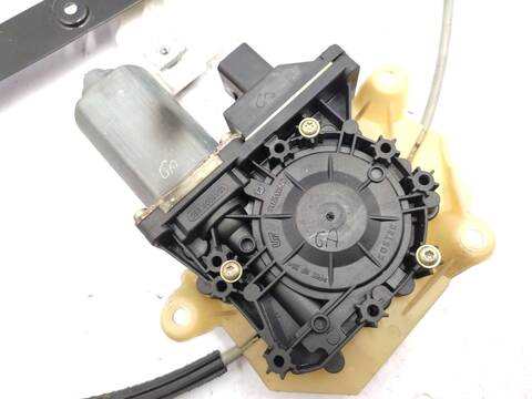 Foto 2ª: Elevalunas Manual Trasero Derecho Audi A3 1.9 TDI 110CV 81KW [ASV] (2001)