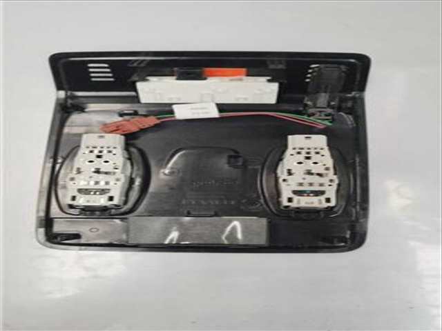 Foto 3ª: Luz Interior Renault Clio TCE 90 B7MT) 91CV 67KW [H4D 450,H4D 470] (2021)