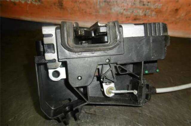 Foto 2ª: Cerradura Puerta Delantera Izquierda Opel Meriva 1.7 BLUE LINE [1.7 LTR. - 55 KW 16V DTI CAT (Y 17 DT - LR6)]